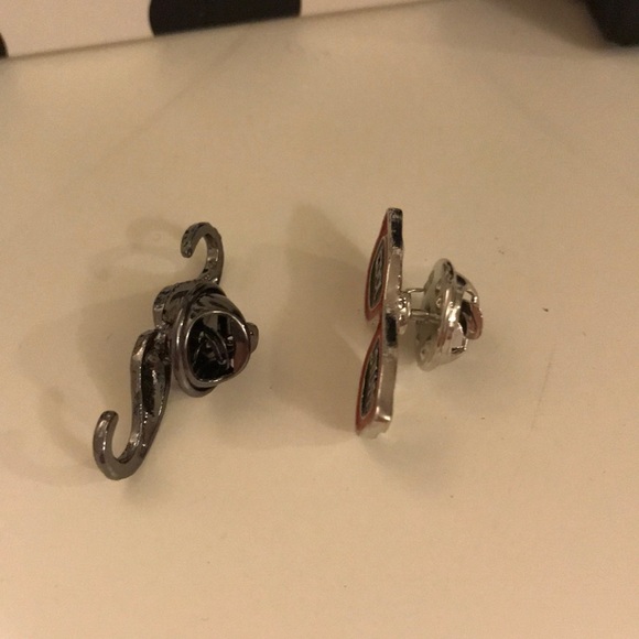 5 for $25! Set of Enamel Pins Mustache - Picture 3 of 3